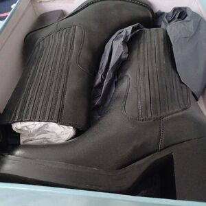 Seychelles black boot 6.5